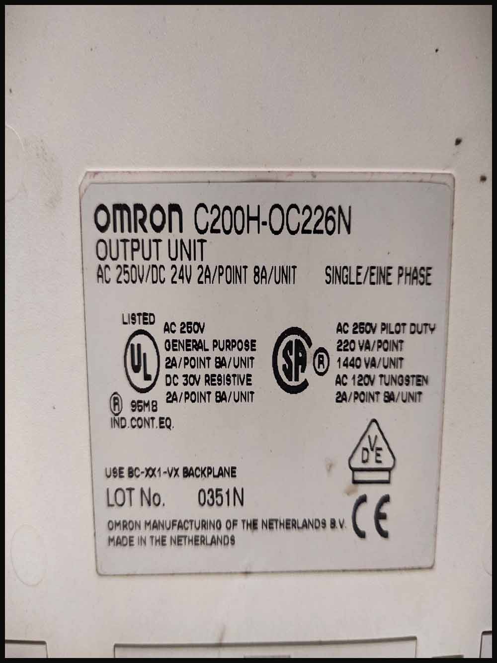 OMRON C200H-OC226N OUTPUT UNIT